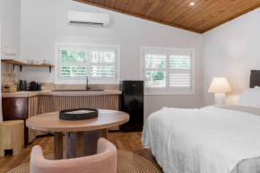 Sunset Bungalow 101